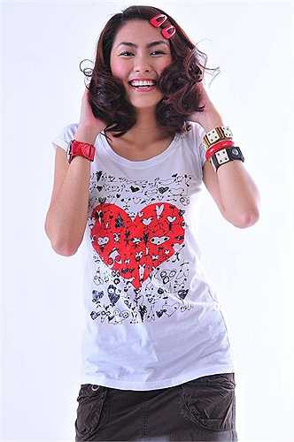 Nhưng Hà Tăng chuyển sang làm kinh doanh. 