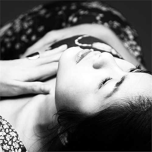 Thanh Hà được săn đón bởi các công ty quảng cáo với những hợp đồng lớn. 