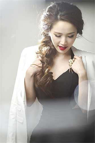 Cả hai sẽ mang đến chương trình những ca khúc hit của riêng mình, những bài hát đã từng giúp cả hai 'tỏa sáng' trên sân khấu trong những năm qua. 