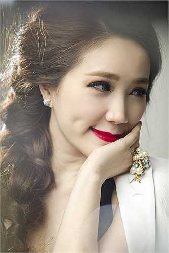 Năm 2008, Bảo Thy cùng Quang Vinh cho ra mắt một CD song ca mang tên 'Ngôi nhà hoa hồng'. Album khi phát hành trên thị trường đã được tái bản đến lần thứ 4 và tất cả các ca khúc trong album đều lọt vào top những bảng xếp hạng âm nhạc trong nước. 