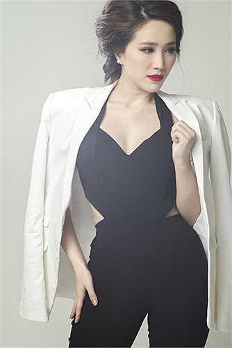 Góp mặt trong chương trình 'Tôi tỏa sáng', Bảo Thy cho biết cô sẽ trình diễn nhiều ca khúc quen thuộc và những ca khúc mới, với sự trưởng thành và sâu sắc hơn về hình ảnh và giọng hát.