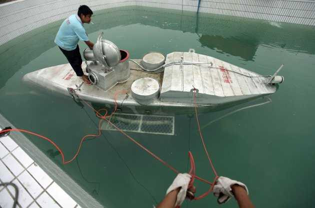tàu ngầm tự chế
