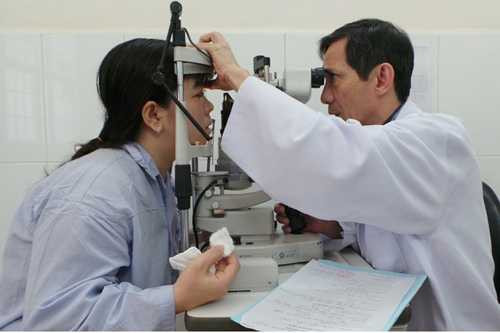 Thầy giáo tạt axít 4 đồng nghiệp: Các nạn nhân nguy cơ mù