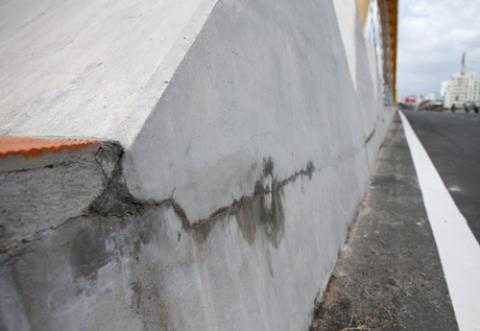 Vết nứt trên cầu Rồng - Đà Nẵng 