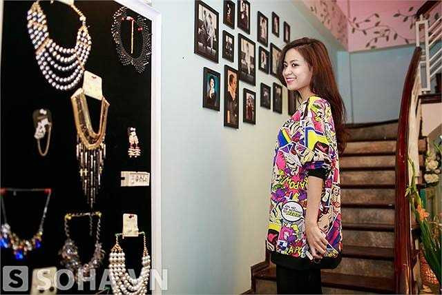 Hoàng Thùy Linh của hiện tại, đầy quyến rũ.