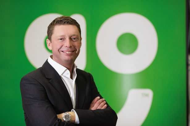 Gia tài gần tỷ đô, triệu phú Anh thề không cho con 1 xu