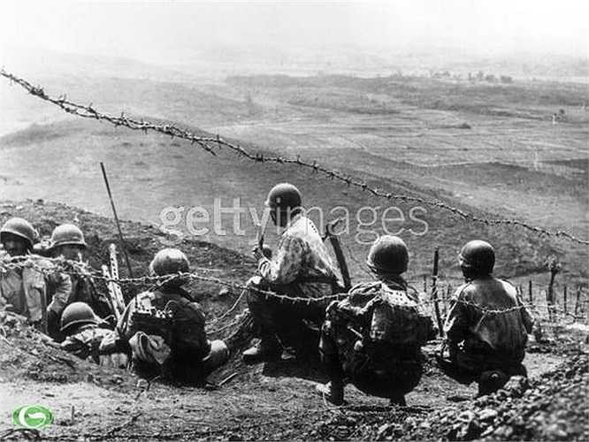 Quân đội viễn chinh thực dân Pháp bên kia chiến tuyến 