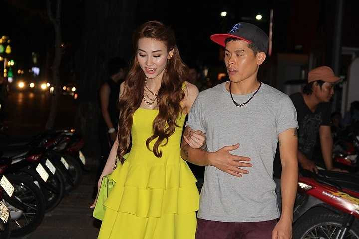 Nhưng sau cuộc thi, Ngân Khánh lại phải lao vào công việc ngay, vì cô đã được giao một trách nhiệm cao cả hơn là người sẽ thay vai của Diễm Hương trong phim truyền hình 'Mỹ nhân Sài thành'.