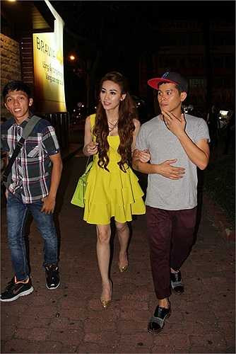 Ngân Khánh cùng ekip cũng đang lên kế hoạch cho phát hành single nhạc dance của mình. 