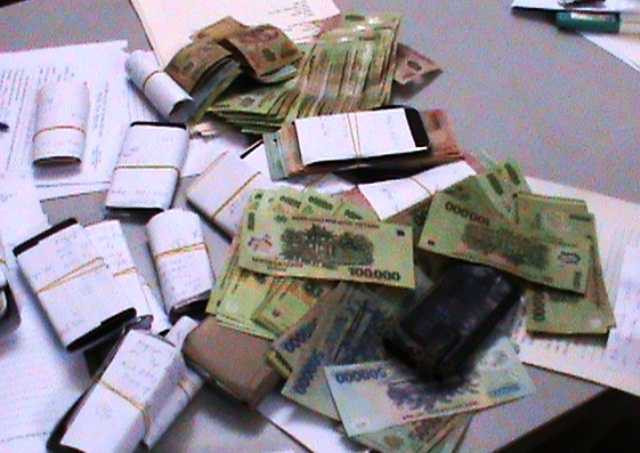 Phá sòng bạc 'ngủ ngày, cày đêm' giữa Sài Gòn