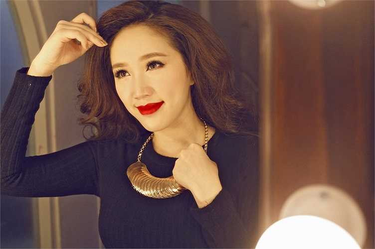 Cô muốn hướng đến hình ảnh một nữ ca sỹ trẻ trung, nhí nhảnh nhưng cũng đủ bản lĩnh, trưởng thành trên sân khấu.