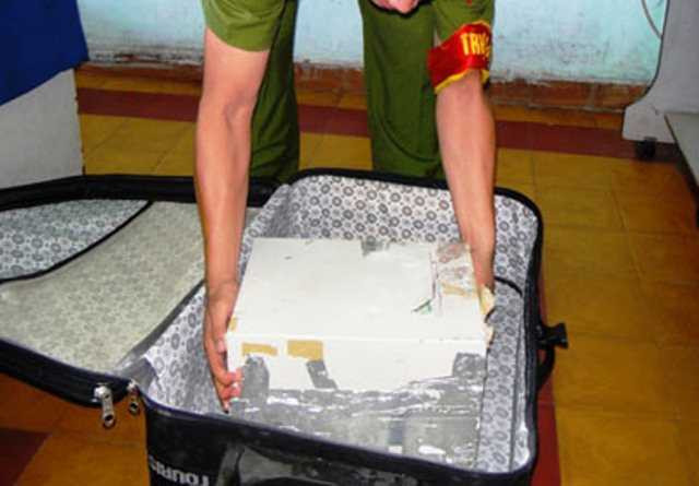 Cảnh giác 'phù thủy đô la' lừa đảo trên facebook