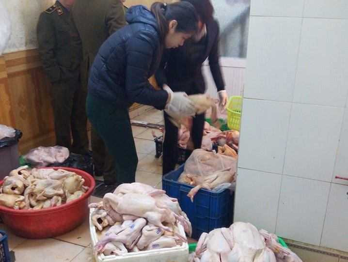 ‘Phù phép’ gà thải thành gà sạch bán ở siêu thị