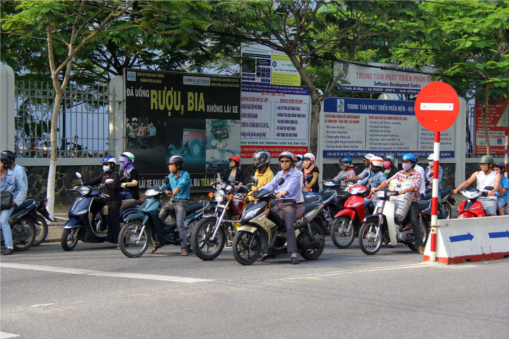 Ý thức tuân thủ luật pháp cao là một trong những thuận lợi để Đà Nẵng triển khai hạn chế xe máy và áp dụng xe đạp công cộng