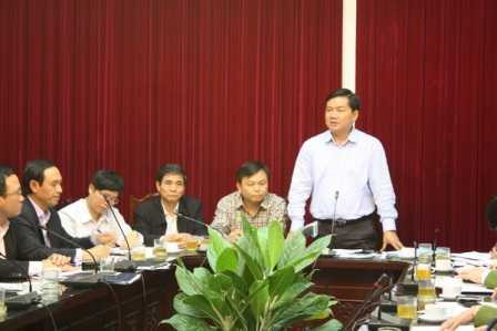 Bộ trưởng, Phó Chủ tịch Thường trực Ủy ban ATGT QG Đinh La Thăng yêu cầu các cơ quan chức năng