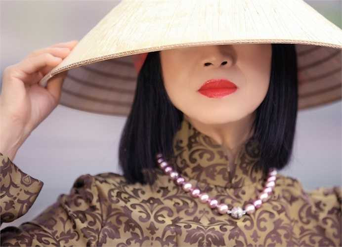 Bạch Yến sẽ hát tặng những khán giả có mặt tại nhà hát những ca khúc đặc sắc của cô như: Duyên kiếp, Đi với tôi đến chân trời xa, La vie en rose, If you go away...