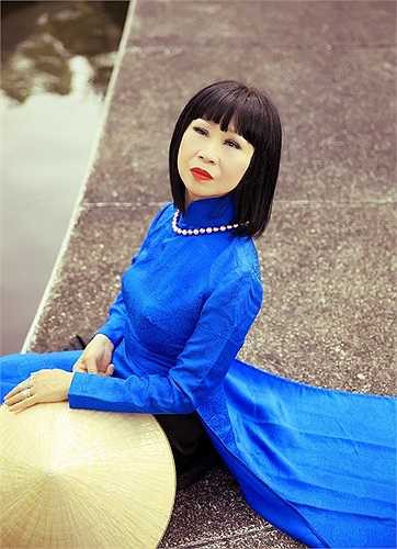 Bạch Yến chia sẻ: 'Từ năm 1975 đến nay, có một vài lần tôi về nước hát phòng trà với khán giả thân thuộc. Tôi chưa từng xuất hiện trước công chúng cả nước hoặc trên truyền hình.'