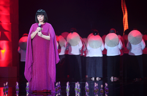 Đạo diễn Việt Tú bị nghi đạo ý tưởng nghệ thuật