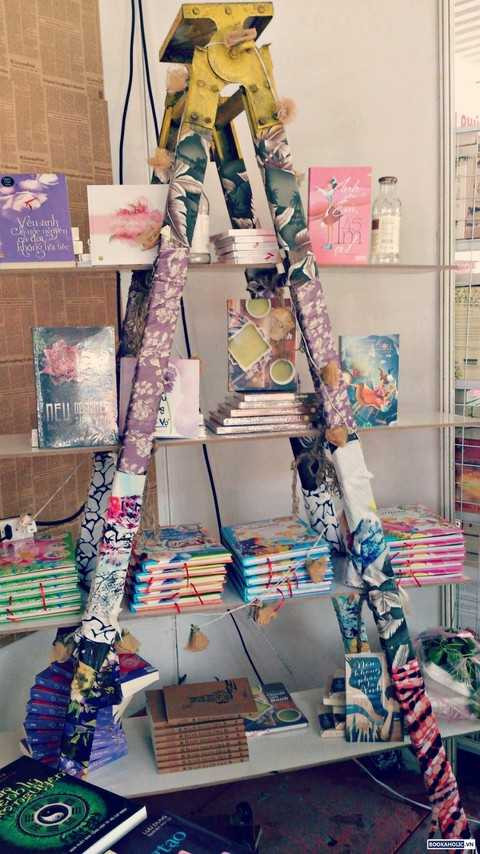 Tưng Bừng Hội Sách cùng Lazada Việt Nam