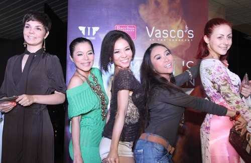 Tình bạn rạn nứt giữa Hoàng Thùy Linh và Thủy Top