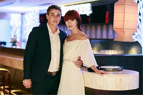 'Bạn trai tin đồn' của Hà Anh sở hữu một vóc dáng cao to của trai Châu Âu, mái tóc nâu vàng lãng tử cùng khuôn mặt đẹp trai chẳng kém gì các nam diễn viên điện ảnh.