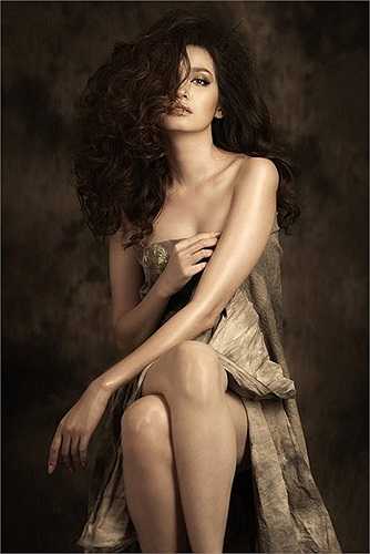 Dù chưa một lần kể về bạn trai và giấu nhẹm chuyện tình cảm, song cánh săn ảnh cũng nhanh tay 'bắt' được những khoảnh khắc tình cảm của cặp đôi. 