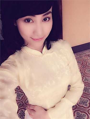 Hình ảnh mới nhất của Ngân Khánh khi thế chân Diễm Hương trong phim 'Mỹ nhân Sài Thành'.