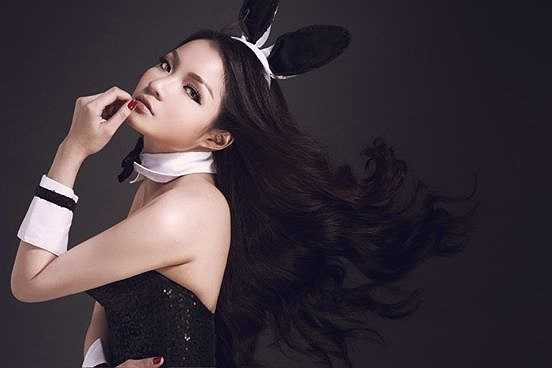 Thủy Top quyến rũ.