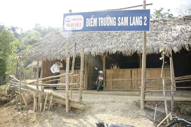  Cổng điểm trường Sam Lang 2 (Ảnh Thái Anh)