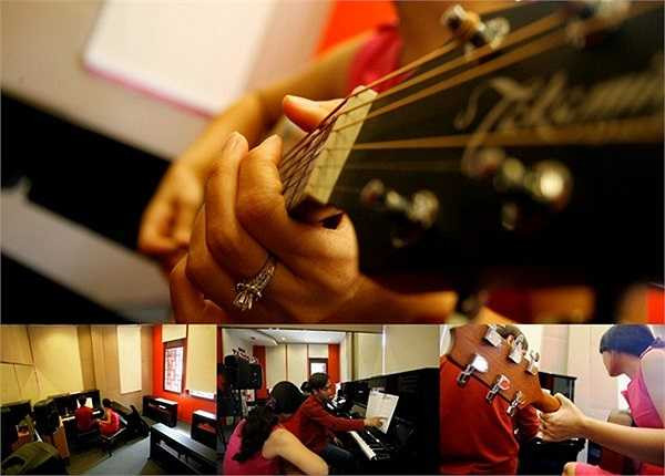 Soul Music Academy chuyên đào tạo các bộ môn: Thanh nhạc, Piano, Guitar, Violin, Trống và Nhảy hiện đại. 