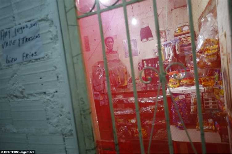 Cửa hàng tạp hóa, bánh kẹo