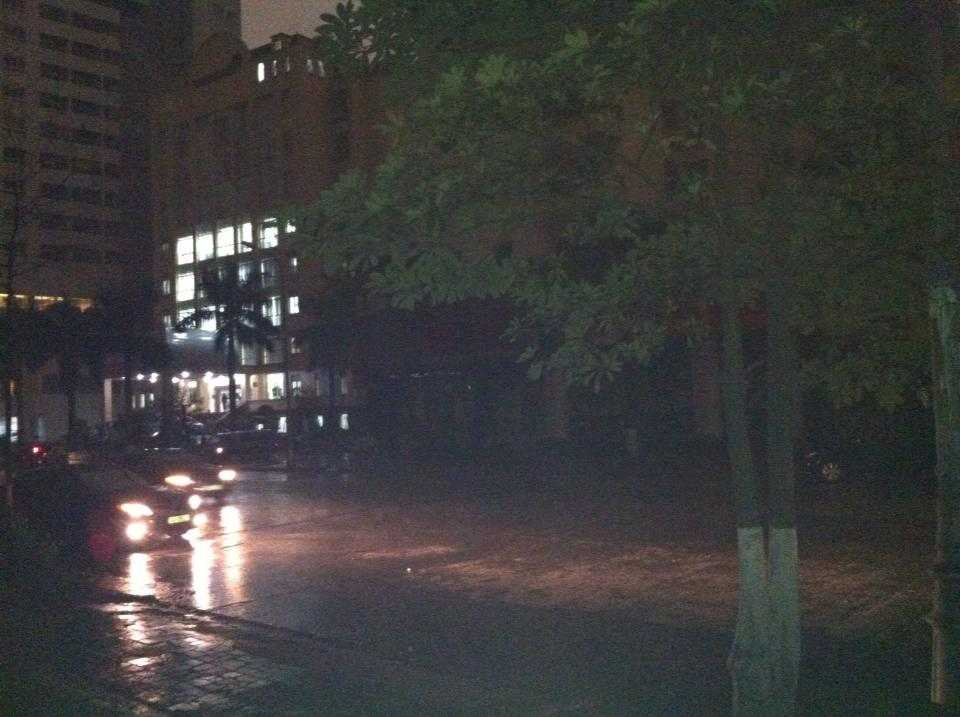 Ngày bỗng thành đêm ở Hạ Long