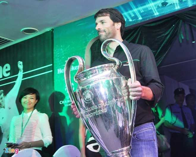 Ruud Van Nistelrooy vietnam