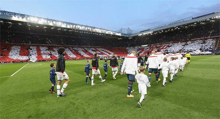 Trên Facebook chính thức của Quỷ đỏ bất ngờ xuất hiện dòng chữ bằng tiếng Việt: “Bạn có tin Manchester United có thể tiến tới trận bán kết với trận thắng Bayern Munich vào tuần tới không?” 