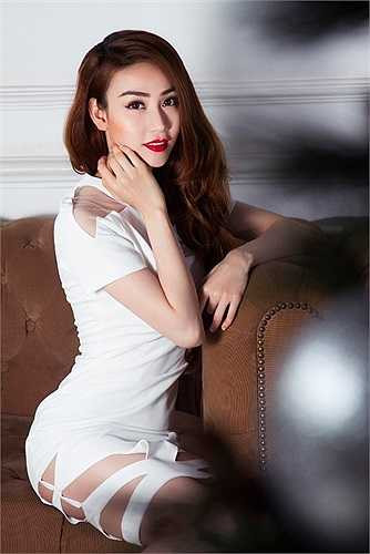 Ngân Khánh là cái tên ngày càng gây được ấn tượng trong showbiz Việt.