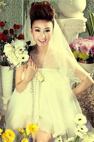 Ngân Khánh đều toát lên được vẻ đẹp của mình.