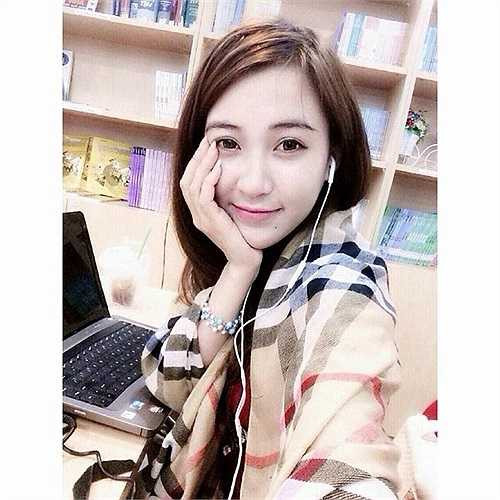 Cô giáo Loan - giáo viên dạy Lịch sử tại trường Quốc tế Việt - Úc gây ấn tượng bởi vẻ đẹp không thua kém hot girl