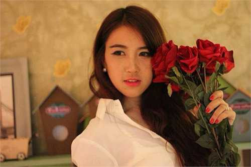 Cô giáo Loan đã tham gia cuộc thi Người đẹp Hải Dương 2013 qua ảnh và được giải Nhất.