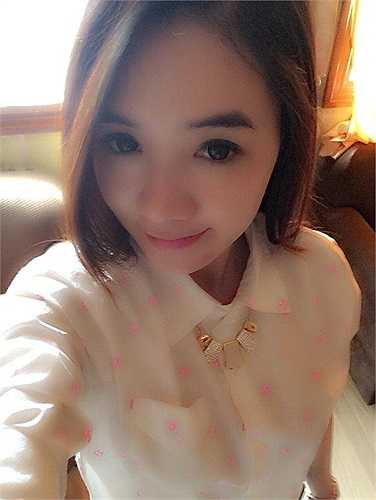 Mặc dù đã có chồng và con nhưng cô giáo đến từ Sóc Trăng vẫn vô cùng nhí nhảnh và trẻ trung.