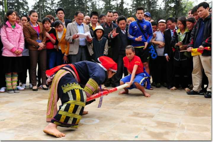 Rộn ràng khai hội 'Sắc xuân Tây Bắc'
