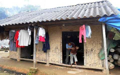 2 răng mọc ngược, huyện Như Thanh, Thanh Hóa, ăn thịt gà sống, 