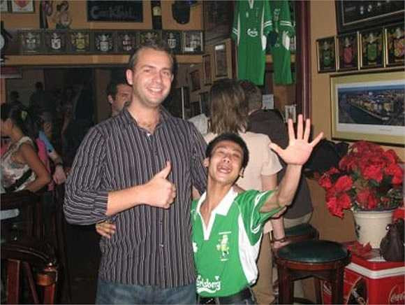 Hiện nay thầy Loz còn được biết đến với tư cách là chồng mới cưới của Hoa hậu thế giới người Việt Ngô Phương Lan.