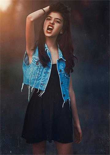 Caitlin Minogue sinh năm 1998 và hiện đang học trường British Vietnam Iternational School (BVIS). Caitlin nổi lên từ một cuộc thi ảnh thời trang nổi tiếng. 