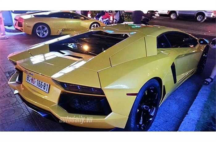 Còn đây là hình ảnh dàn siêu xe ra quân lần đầu tiên năm 2014 nhân dịp sinh nhật một thiếu gia tại Sài Gòn.