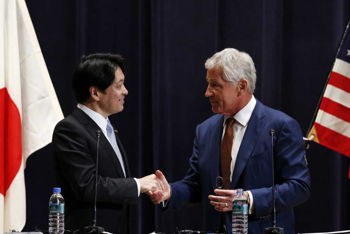 Bộ trưởng Quốc phòng Nhật và Mỹ trong cuộc họp báo tại Tokyo