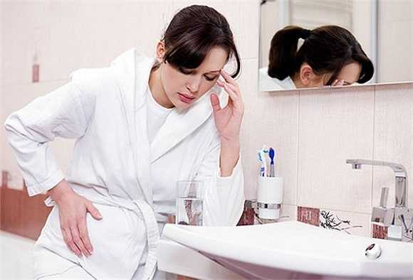 Cóc chứa các độc tố như bufogin, bufidin, bufonin có nhiều trong gan, trứng, phủ tạng, trong nhựa cóc, các tuyến sau 2 mắt, lưng, bụng cóc. Đây cũng là những chất độc đối với sức khỏe của người đặc biệt là thai phụ.