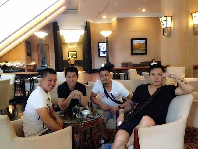 Nam ca sỹ Tuấn Hưng và hotgirl Hương Baby chính thức làm lễ cưới vào chiều tối ngày 5/4. Đây là đám cưới được chú ý tại Hà thành vì Tuấn Hưng là một ngôi sao nổi tiếng với nhiều ca khúc được các khán giả trẻ mến mộ.