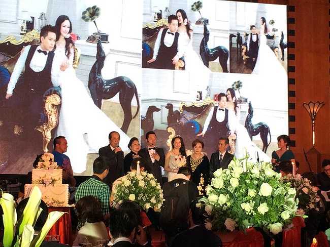 Ảnh cưới được tiết lộ một phần trong clip được phát trong bữa tiệc. 