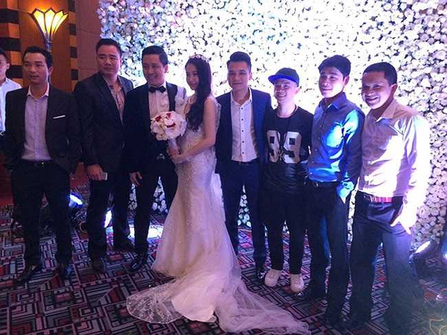  Chiếc váy đuôi cá giúp cô dâu Hương Baby thon hơn… 