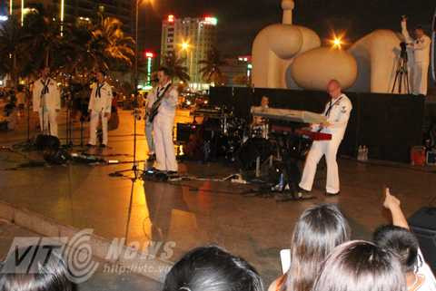 Đà Nẵng, Hải quân Hoa Kỳ, lính Mỹ, công viên Biển Đông, USS John S. McCain (DDG 56), chiến hạm